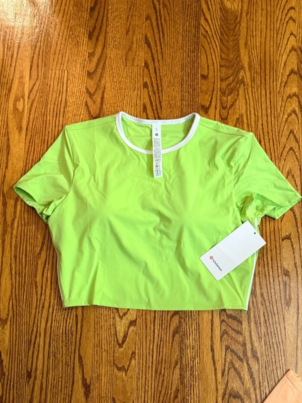 Lululemon Cropped Shelf Bra Tee XL Green Tight Fit Athletic NWT